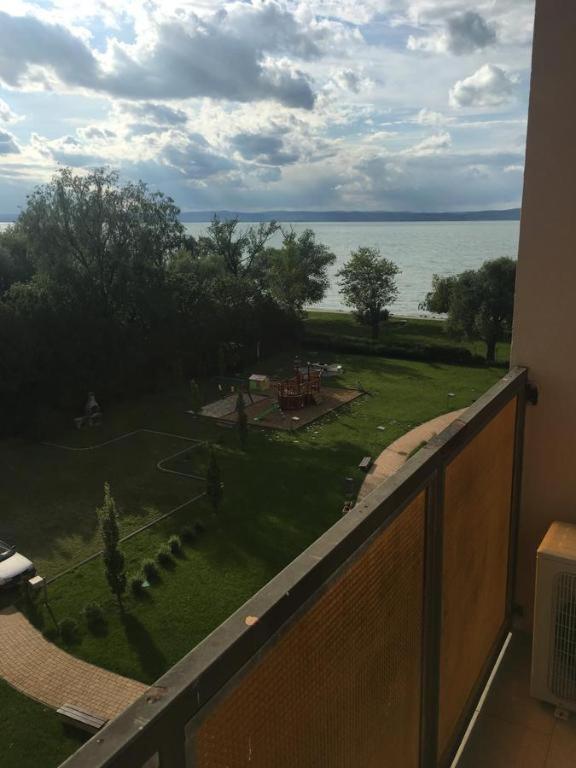 Milan Apartmanok Шіофок Екстер'єр фото