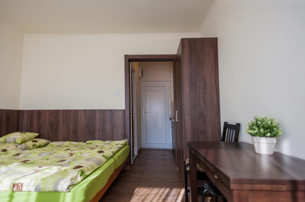 Milan Apartmanok Шіофок Екстер'єр фото