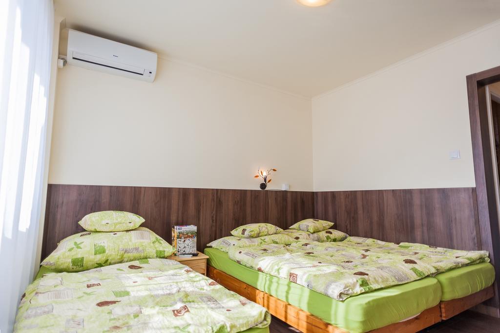 Milan Apartmanok Шіофок Екстер'єр фото