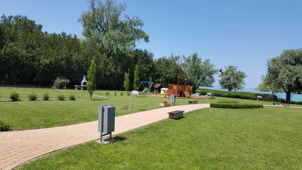 Milan Apartmanok Шіофок Екстер'єр фото