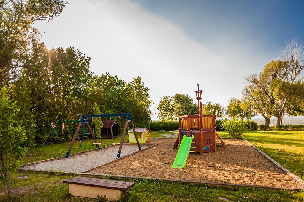 Milan Apartmanok Шіофок Екстер'єр фото