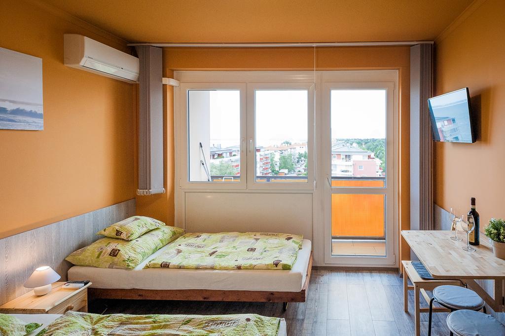 Milan Apartmanok Шіофок Екстер'єр фото
