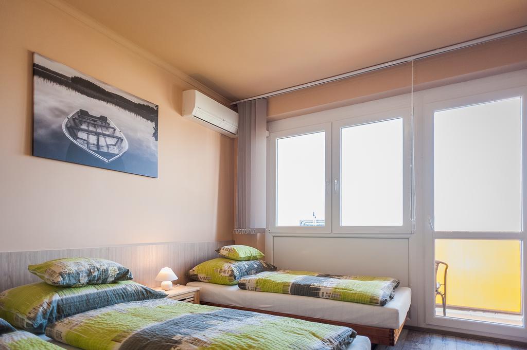 Milan Apartmanok Шіофок Екстер'єр фото