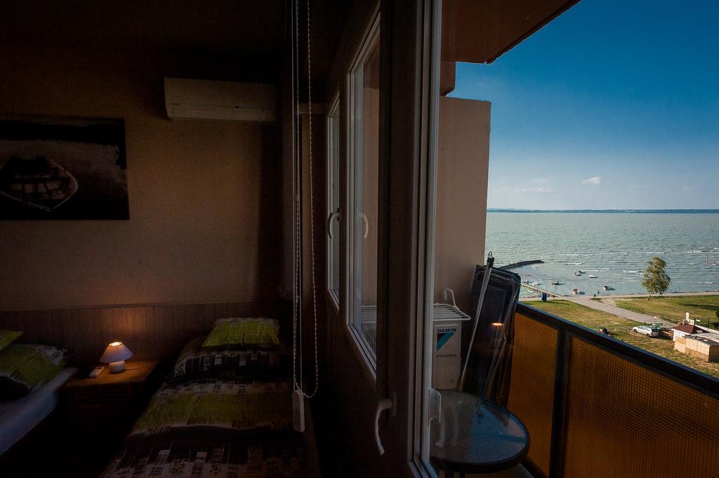 Milan Apartmanok Шіофок Екстер'єр фото