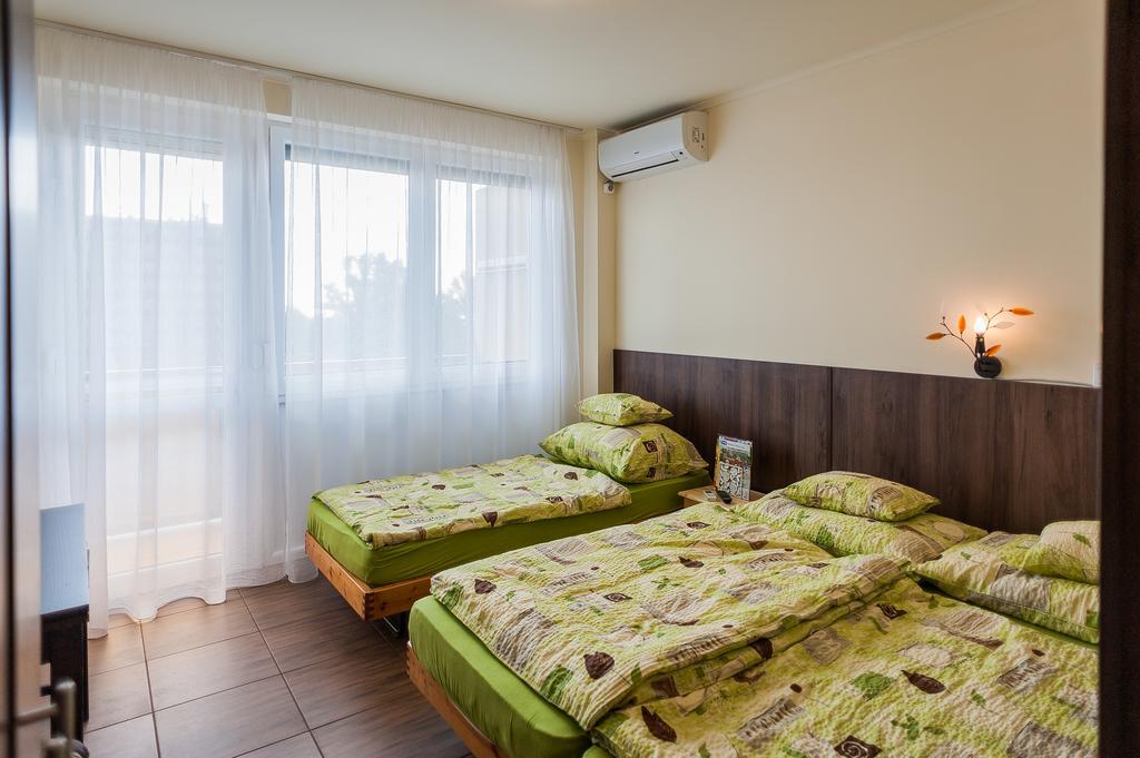 Milan Apartmanok Шіофок Екстер'єр фото